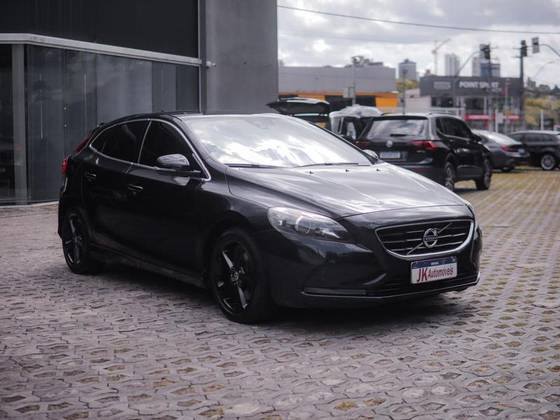 VOLVO V40 2.0 T4 DYNAMIC TURBO GASOLINA 4P MANUAL VOLVO V40 2.0 T4 DYNAMIC TURBO GASOLINA 4P MANUAL